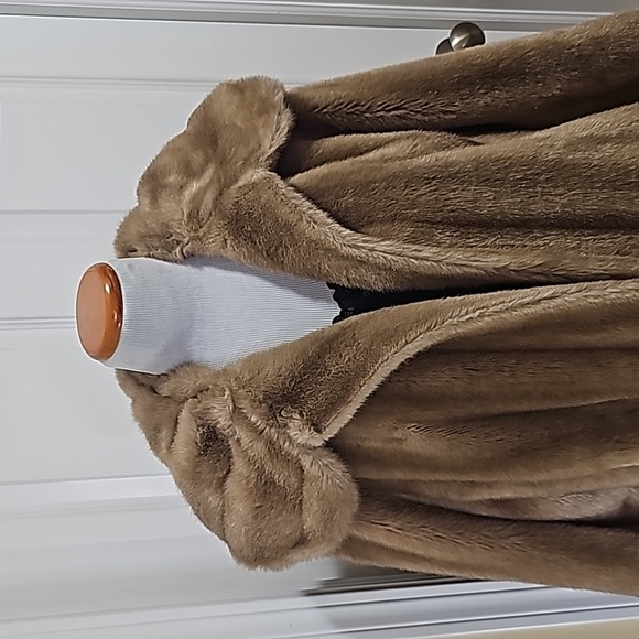 Tissavel Vtg Genuine French Simulation Faux Fur Mob Wife Style Sz M/L - Picture 4 of 13